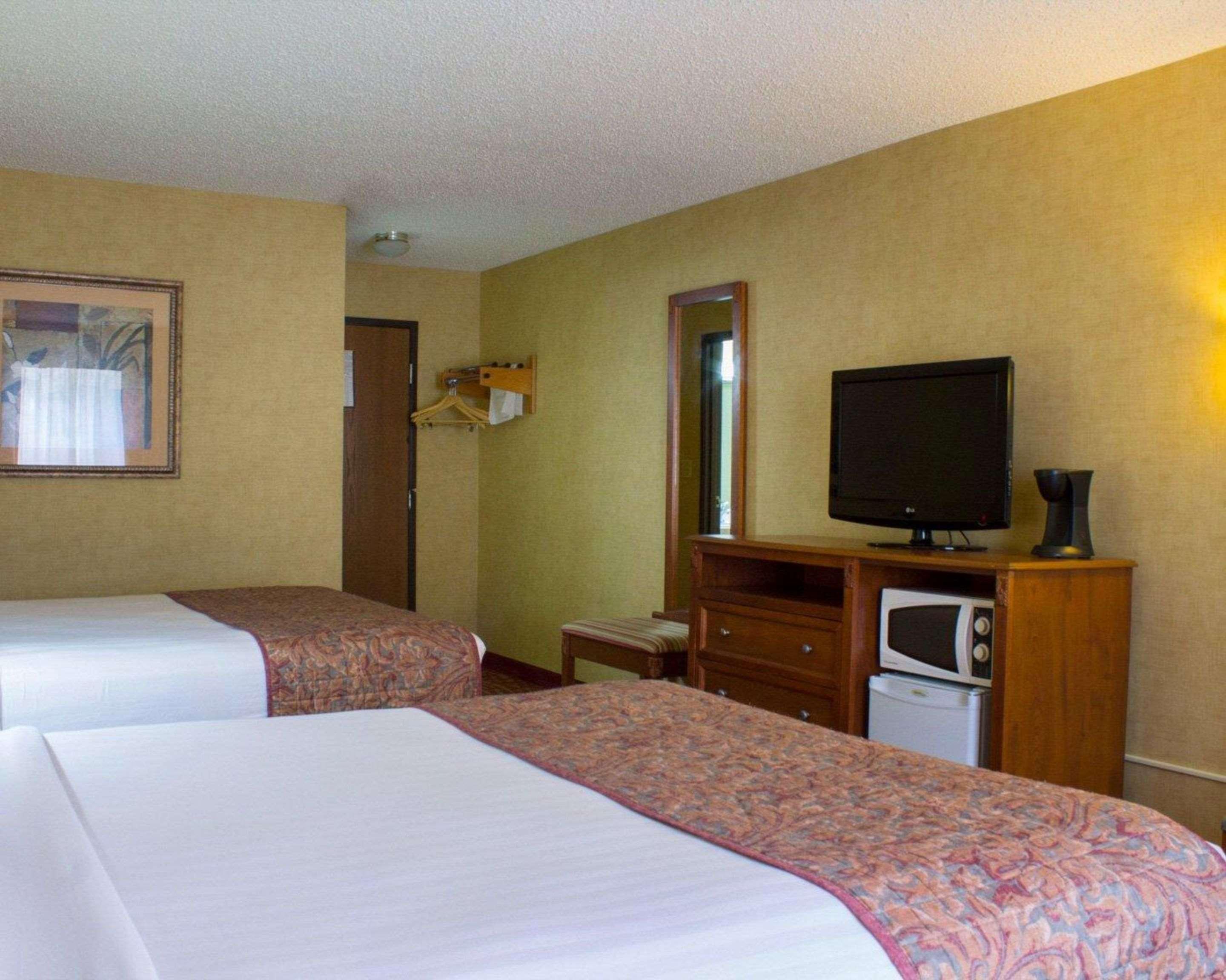 Rodeway Inn Columbia Mall Loop Grand Forks Dış mekan fotoğraf