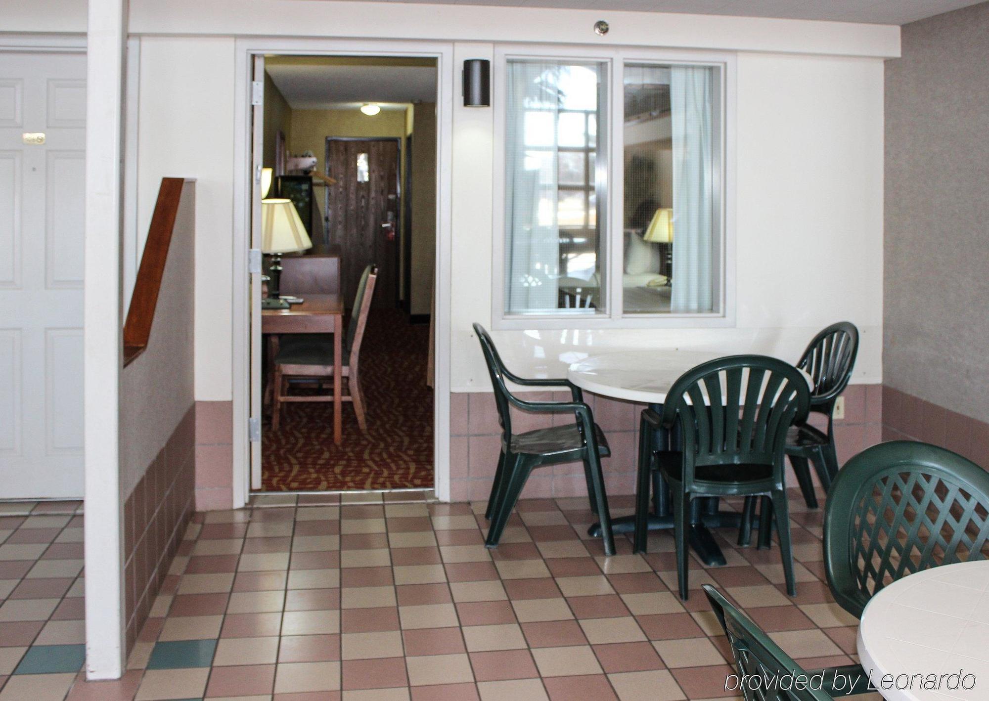 Rodeway Inn Columbia Mall Loop Grand Forks Dış mekan fotoğraf